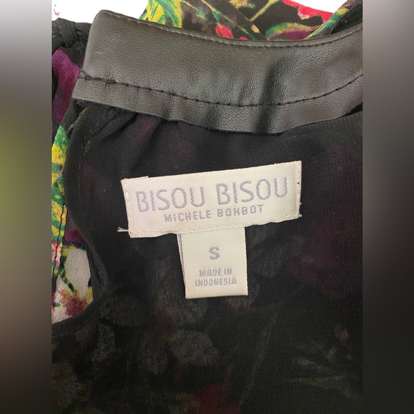 Bisou Bisou Floral Blouse - Picture 5 of 6